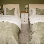 Queens Head 4* לייבורן
