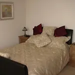 Queens Head 4* לייבורן