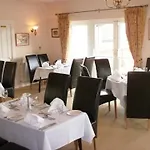 אורחן Queens Head