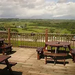 Queens Head אורחן לייבורן