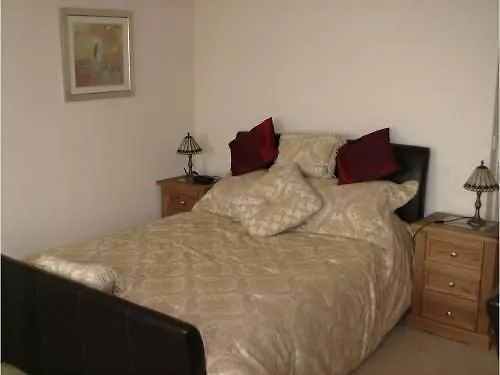 Queens Head 4* Лейберн